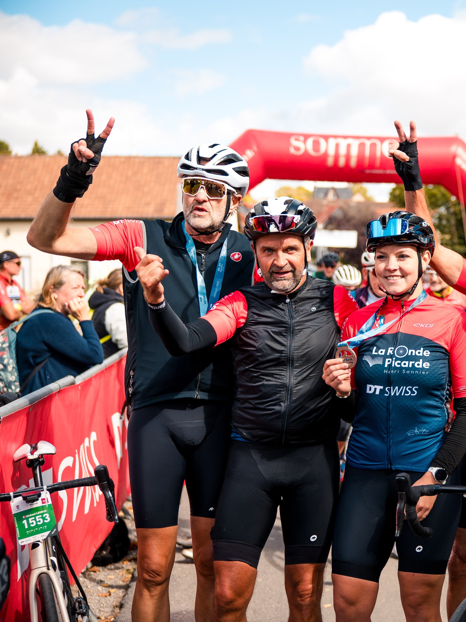 🚴‍♂️🚴‍♀️ À plusieurs, c’est encore meilleur !

Cette année, ne venez pas seul(e) : réunissez vos amis, votre club, vos collègues ou votre famille et relevez ensemble le défi de la Ronde Picarde ! 💪

Parce qu’en groupe, on partage :
❤️ la motivation
😄 les sourires
🏆 le plaisir de franchir la ligne ensemble
🤝 et surtout, de beaux souvenirs !

Alors, qui sera de la partie ? Identifiez votre équipe et embarquez vos proches dans l’aventure !

📍 Informations & inscriptions ⤵️
✍️ https://cyclosportive-rondepicarde.fr

#CyclosportiveLaRondePicarde #LaRondePicarde #Picardie #Somme #IciCestLaSomme #HautsDeFrance #EspritHautsDeFrance #Gravel #Route #HenriSannier #Ekoi #EkoiCycling #EkoiRacing #Running #CourseAPied #Run