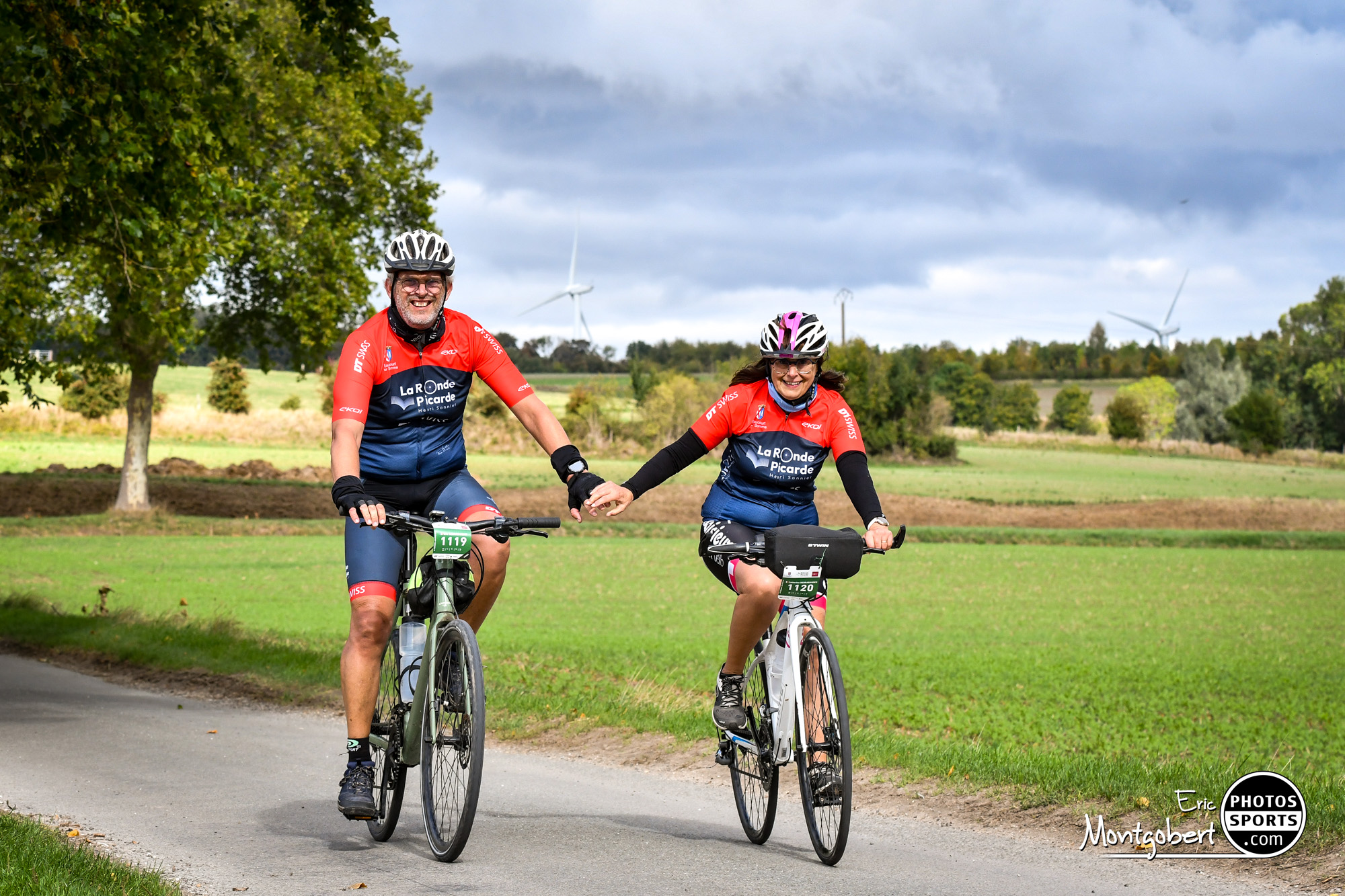 📸 PHOTOS

👉 Les photos individuelles de chaque participant sont en ligne (ROUTE et GRAVEL) : https://www.photossports.net/-/galleries/la-ronde-picarde-2025

#CyclosportiveLaRondePicarde #LaRondePicarde #Picardie #Somme #IciCestLaSomme #HautsDeFrance #EspritHautsDeFrance #Gravel #Route #HenriSannier #Ekoi #EkoiCycling #EkoiRacing